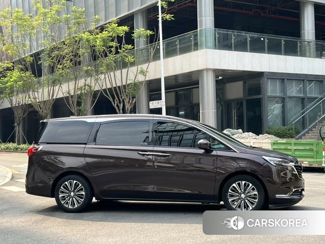 Buick GL8 2021 Коричневый из Китая, фото 2