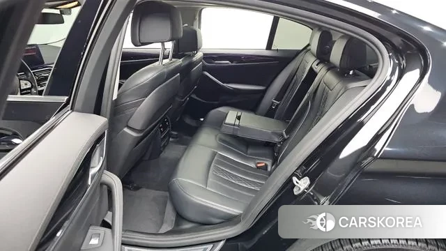 BMW 5 Series (G30) 2020 Черный из Кореи, фото 2