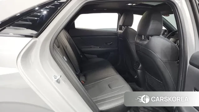 Hyundai The New Avante (CN7) 2024 Серебряный из Кореи, фото 2