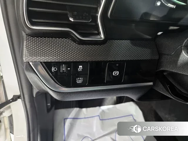 Kia Sportage 5th Generation Hybrid 2023 Белый из Кореи, фото 2