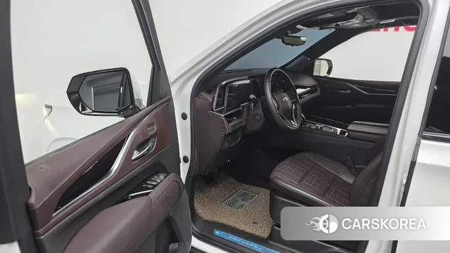 Cadillac Escalade 5th Generation 2023 Белый из Кореи, фото 2