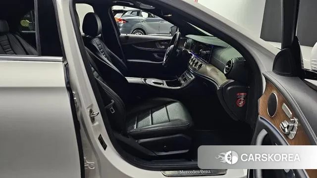 Mercedes-Benz E-Class W213 2020 Белый из Кореи, фото 2