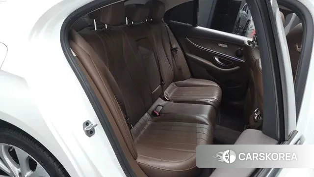 Mercedes-Benz E-Class W213 2019 Белый из Кореи, фото 2