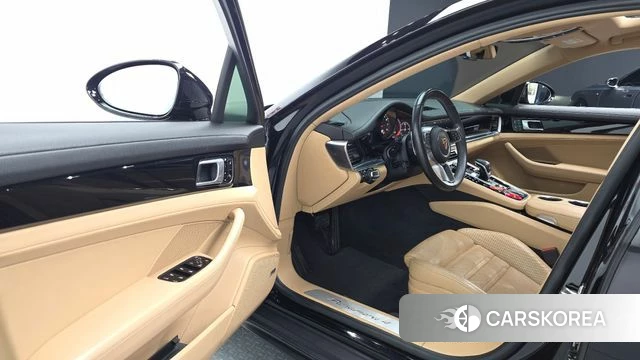 Porsche Panamera (971) 2018 Черный из Кореи, фото 2