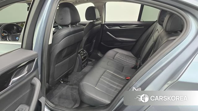 BMW 5 Series (G30) 2019 Серый из Кореи, фото 2