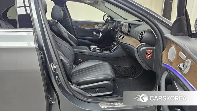 Mercedes-Benz E-Class W213 2018 Серый из Кореи, фото 2