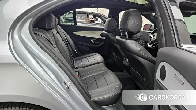 Mercedes-Benz E-Class W213 2020 Светло-серебряный цвет из Кореи, фото 2