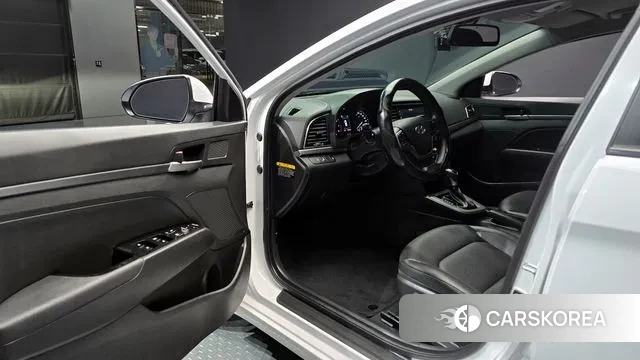 Hyundai Avante AD 2018 Белый из Кореи, фото 2