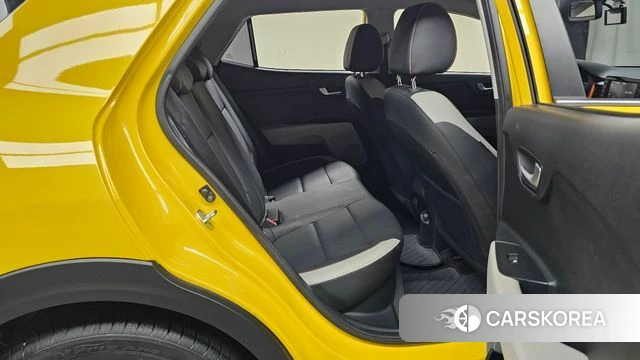 Kia Stonic 2018 Желтый из Кореи, фото 2