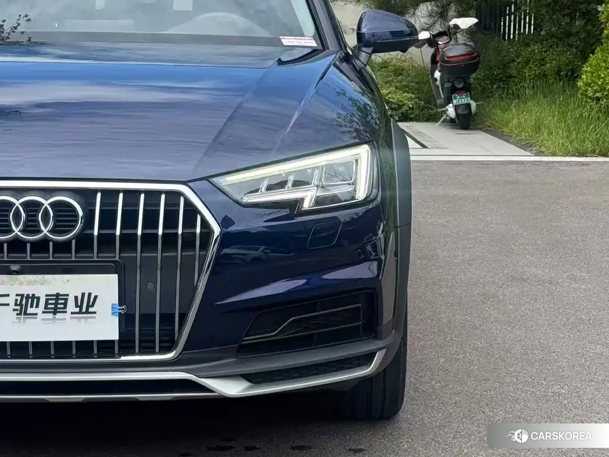 Audi A4L 2019 Синий из Китая, фото 2