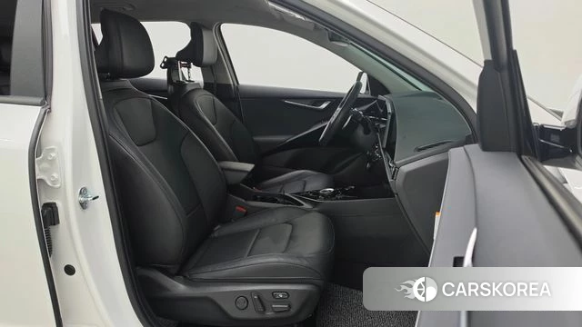 Kia Di Ol Nu Niro 2023 Белый из Кореи, фото 2