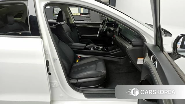 Kia The New K5 Hybrid 3rd generation 2024 Белый из Кореи, фото 2