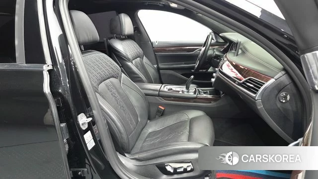 BMW 7 Series (G11) 2018 Черный из Кореи, фото 2