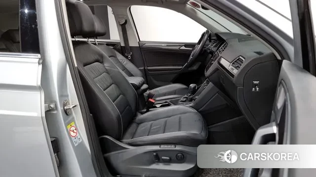 Volkswagen Tiguan second Generation 2020 Серебряный из Кореи, фото 2