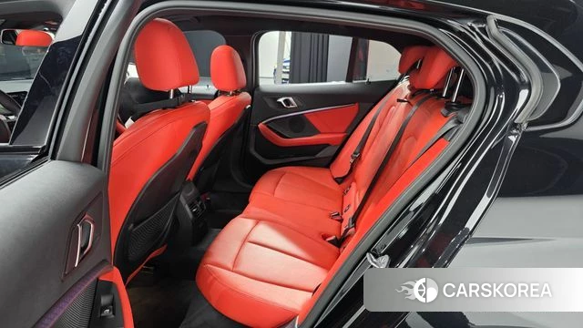BMW 1 Series (F40) 2021 Черный из Кореи, фото 2