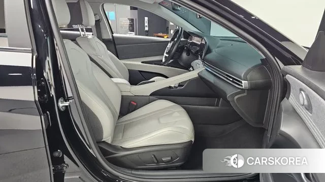 Hyundai Avante (CN7) 2022 Черный из Кореи, фото 2