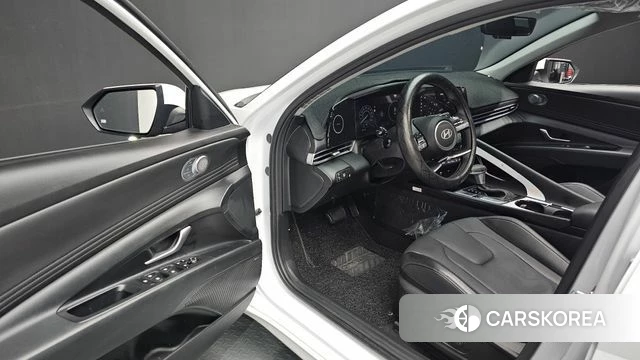 Hyundai The New Avante Hybrid (CN7) 2023 Белый из Кореи, фото 2