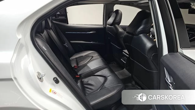 Toyota Camry (XV70) 2018 Белый из Кореи, фото 2