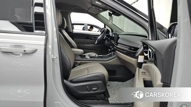Kia The New Carnival 4th Generation 2024 Серебристо-серый из Кореи, фото 2