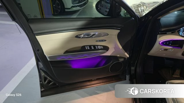 Genesis GV70 2022 Черный из Кореи, фото 2