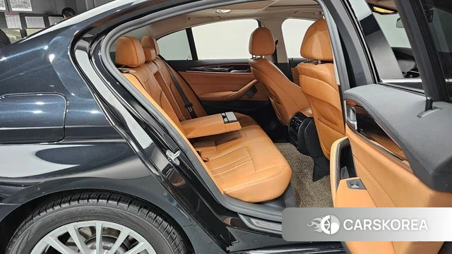 BMW 5 Series (G30) 2020 Черный из Кореи, фото 2