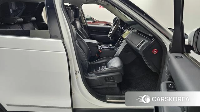 Land Rover Discovery 5 2021 Белый из Кореи, фото 2