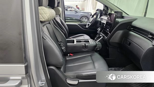 Hyundai Staria 2024 Серебряный из Кореи, фото 2