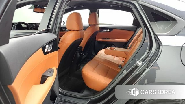Kia The New K3 2nd generation 2024 Серый из Кореи, фото 2