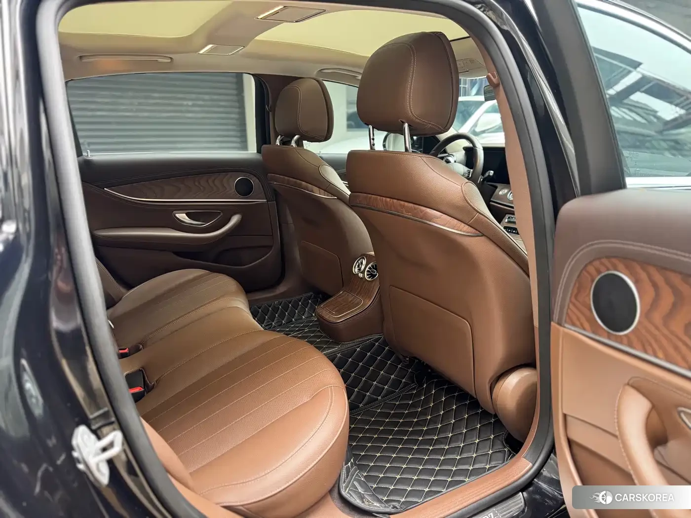 Mercedes-Benz E-Class 2023 Черный из Китая, фото 2
