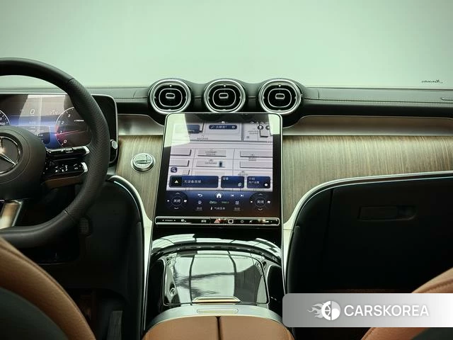 Mercedes-Benz GLC 2024 Черный из Китая, фото 2