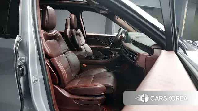 Lincoln Aviator 2nd generation 2022 Серебряный из Кореи, фото 2