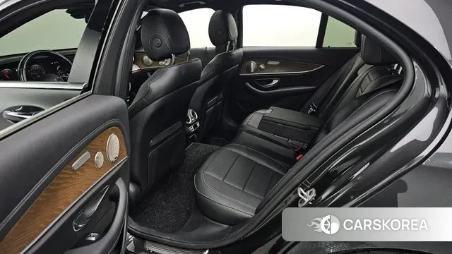 Mercedes-Benz E-Class W213 2021 Серый из Кореи, фото 2