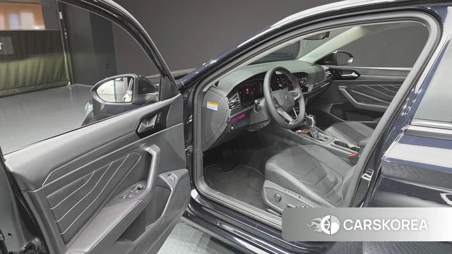 Volkswagen 7th Generation of Jetta 2022 Черный из Кореи, фото 2