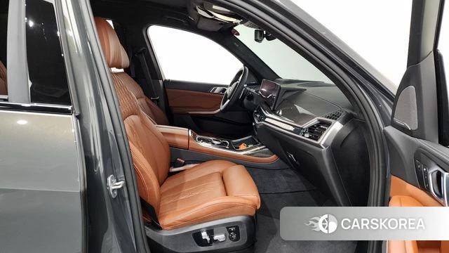 BMW X7 (G07) 2025 Серый из Кореи, фото 2