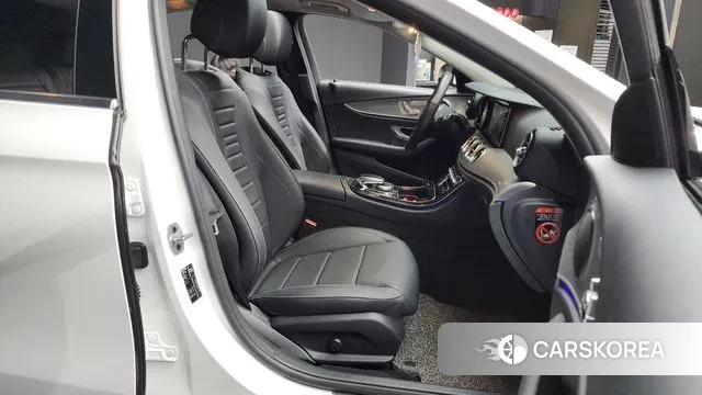 Mercedes-Benz E-Class W213 2019 Белый из Кореи, фото 2