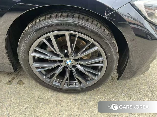 BMW 3 series 2022 Черный из Китая, фото 2