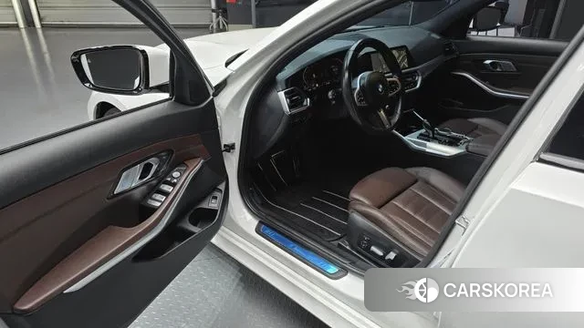 BMW 3 Series (G20) 2022 Белый из Кореи, фото 2