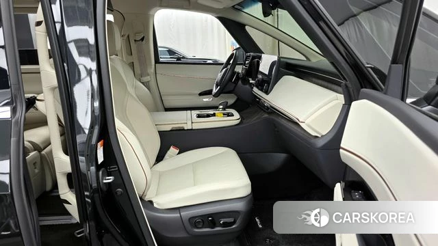 Lexus LM Second Generation 2024 Черный из Кореи, фото 2