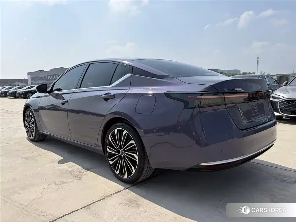 Nissan Teana 2025 Red/purple из Китая, фото 2