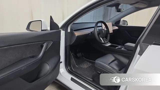 Tesla Model Y 2021 Белый из Кореи, фото 2