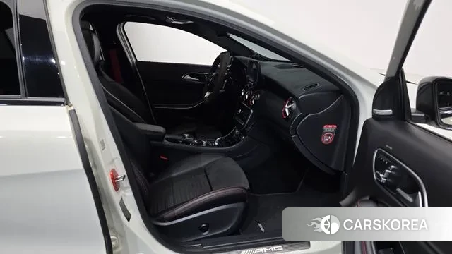 Mercedes-Benz A-Class W176 2018 Белый из Кореи, фото 2