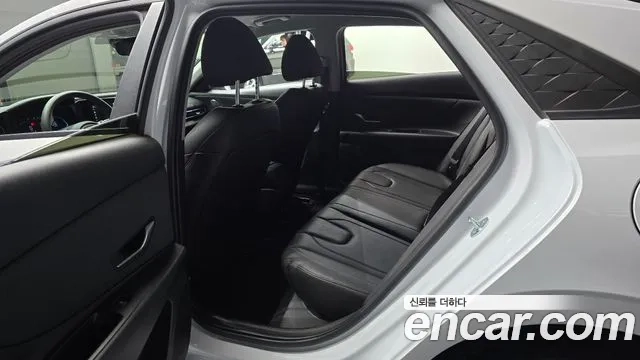 Hyundai The New Avante (CN7) 2023 Белый из Кореи, фото 2