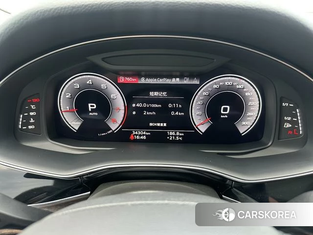 Audi Q7 2021 Черный из Китая, фото 2