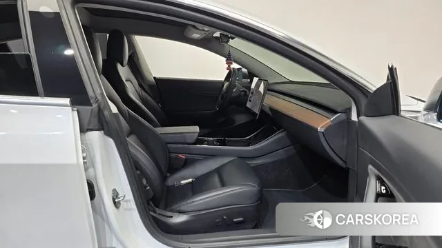 Tesla Model 3 2020 Белый из Кореи, фото 2