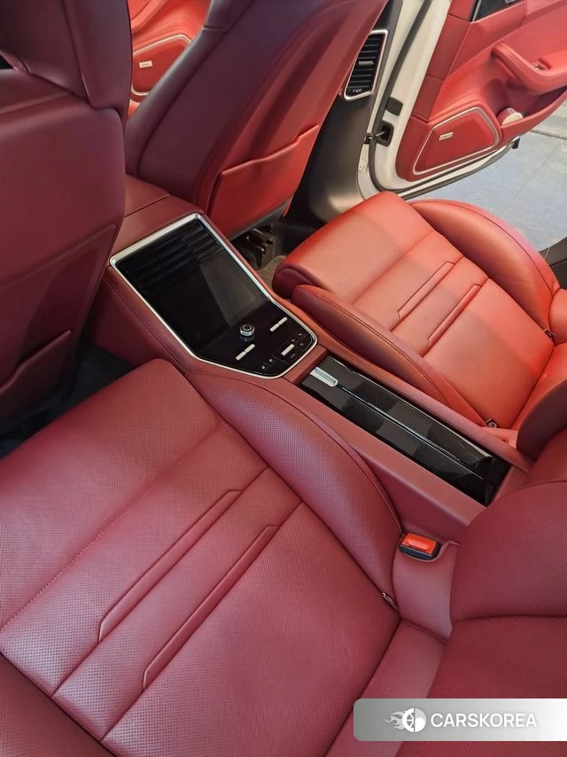 Porsche Panamera (971) 2018 Белый из Кореи, фото 2