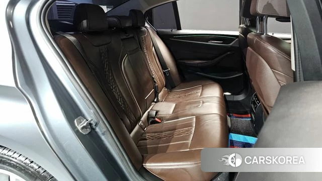 BMW 5 Series (G30) 2019 Серый из Кореи, фото 2