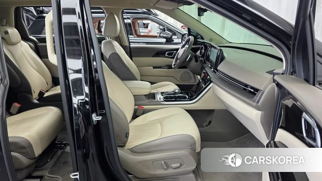Kia Carnival 4th generation 2023 Черный из Кореи, фото 2
