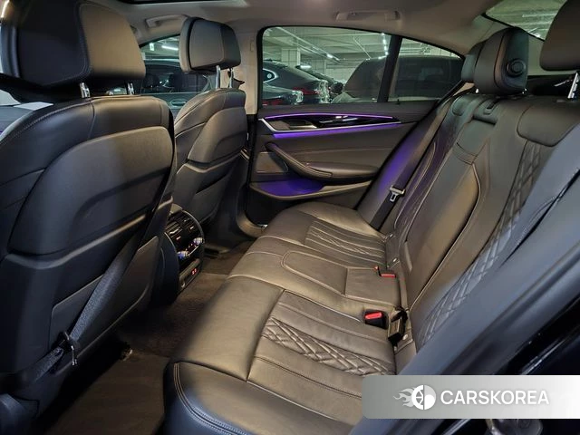 BMW 5 Series (G30) 2021 Черный из Кореи, фото 2