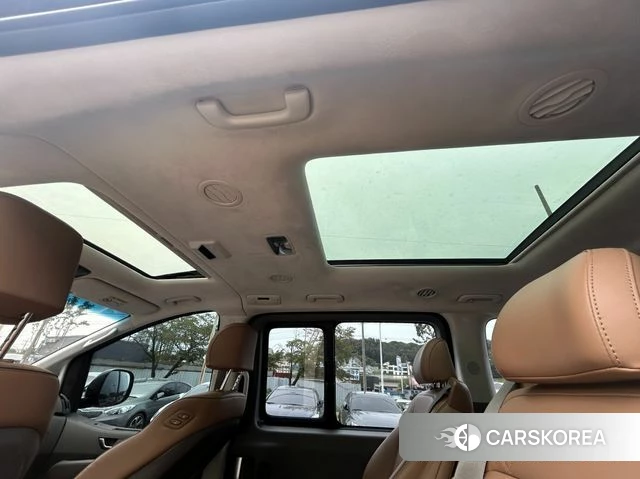 Hyundai Staria 2022 Черный из Кореи, фото 2