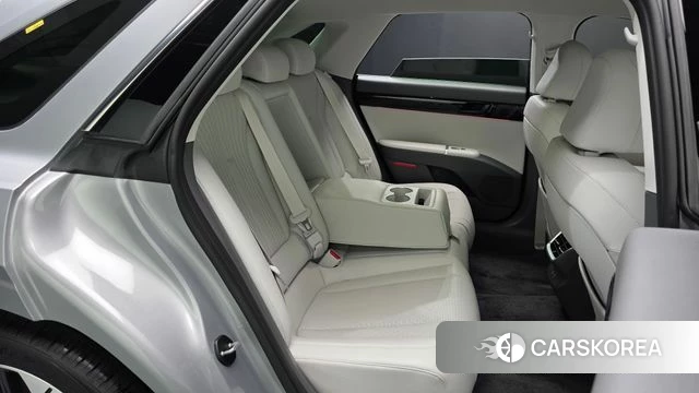 Hyundai Grandeur (GN7) 2023 Серебристо-серый из Кореи, фото 2